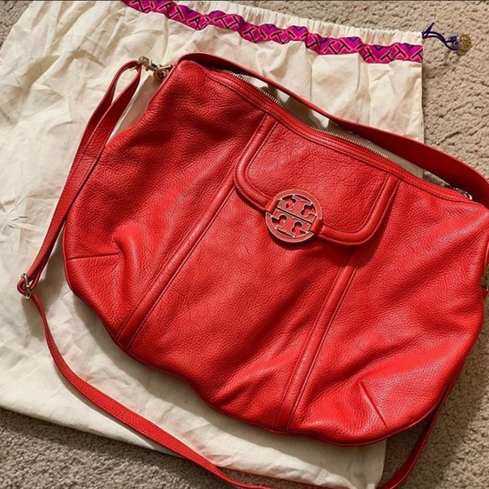 🚫SOLD🚫Tory Burch Amanda Hobo bag, coral red